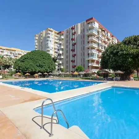 Luxurious 1 Bed With 5 Pools & Gardens. *