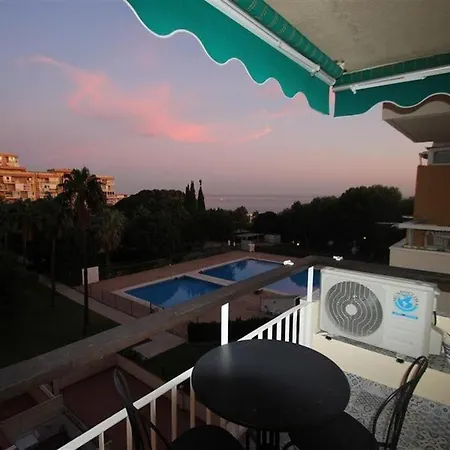Luxurious 1 Bed With 5 Pools & Gardens. *