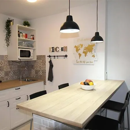 Luxurious 1 Bed With 5 Pools & Gardens. Apartment